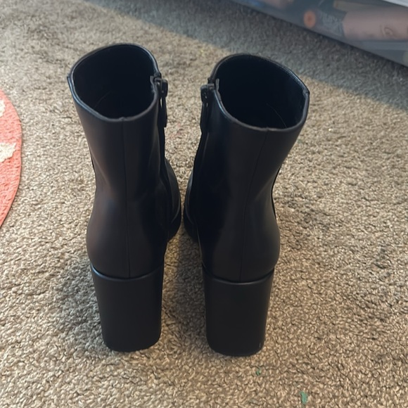 Black heeled ankle boots - Picture 3 of 12